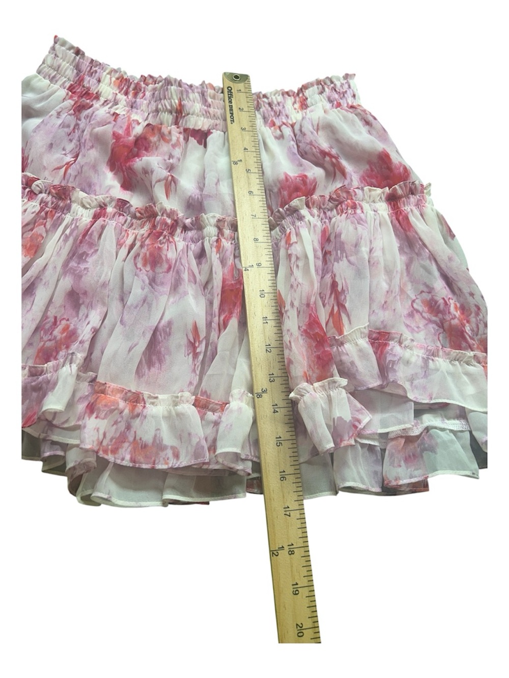 Misa Los Angeles 
Riane Skirt in Abstract Rose Flora - Picture 3 of 6